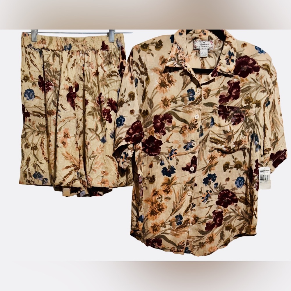 VTG Sophisticates Button-Up Shirt & Short Skirt Set,Beige & Burgundy Floral. L